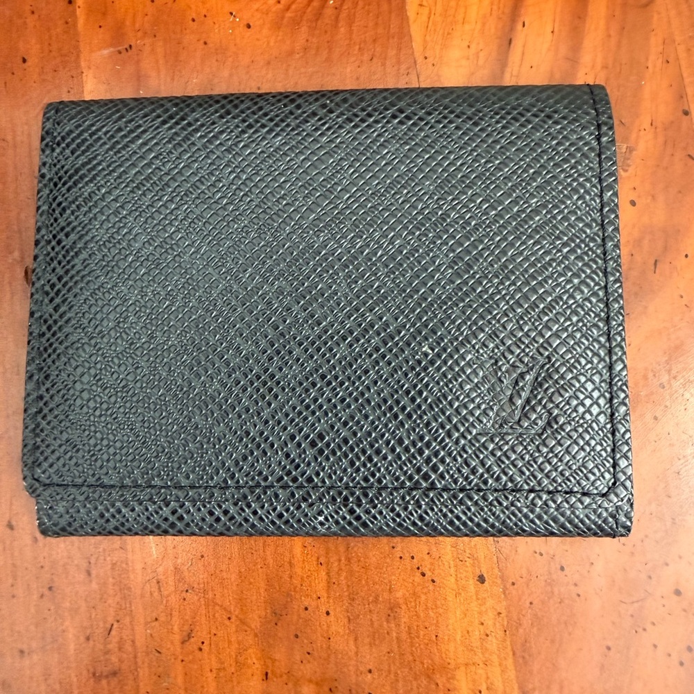 Louis Vuitton black Taiga card case